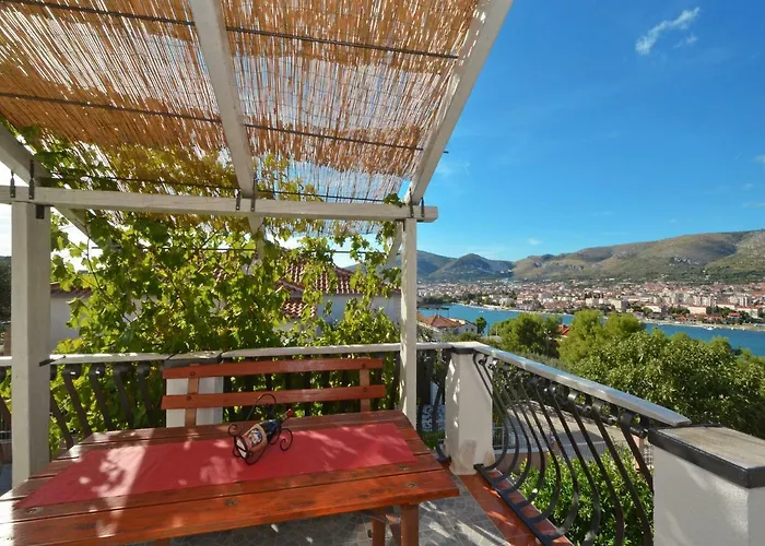 海神公寓 * 特罗吉尔